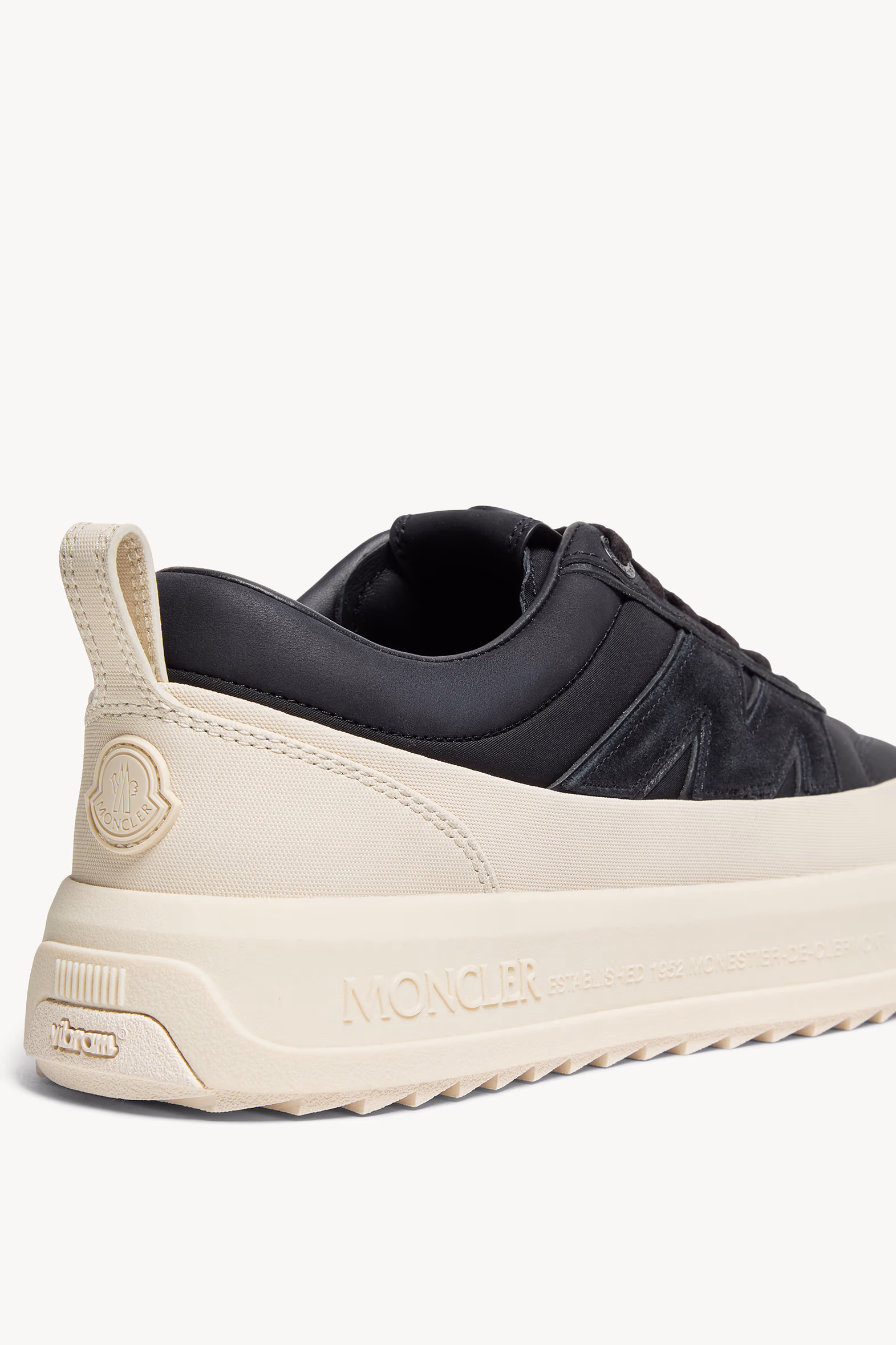Zapatillas de nobuk y ante Moncler Altive Hombre Negro Moncler 8